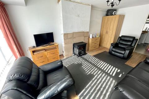 2 bedroom semi-detached house for sale, Greensway, Wednesfield, Wolverhampton, WV11