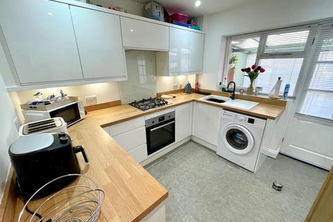 2 bedroom semi-detached house for sale, Greensway, Wednesfield, Wolverhampton, WV11