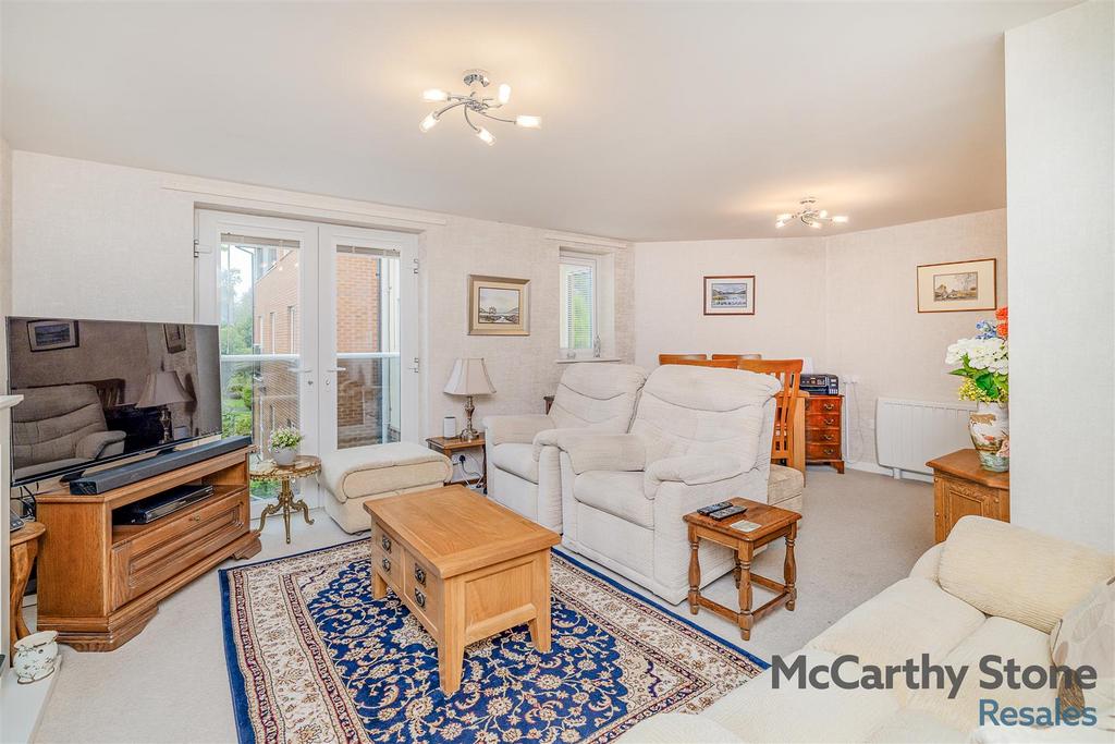 8664409-interior02.jpg