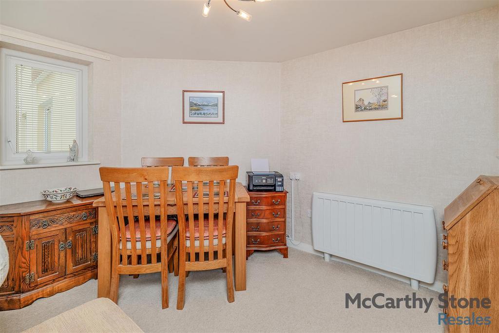 8664409-interior06.jpg