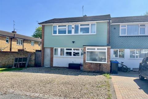 3 bedroom end of terrace house for sale, Savay Close, Denham