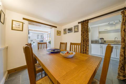 undefined, Sawyers Hill, West Buckland