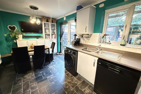 undefined, Upton Drive, Burton-On-Trent DE14