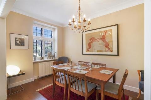3 bedroom flat for sale, Glenalmond House, Manor Fields, London