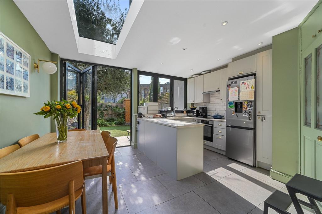 Kitchen/Dining