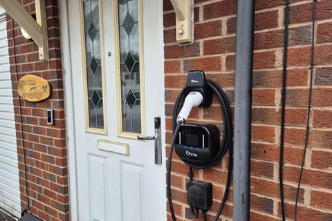 3 bedroom semi-detached house for sale, North Dene Park, Oldham, OL9