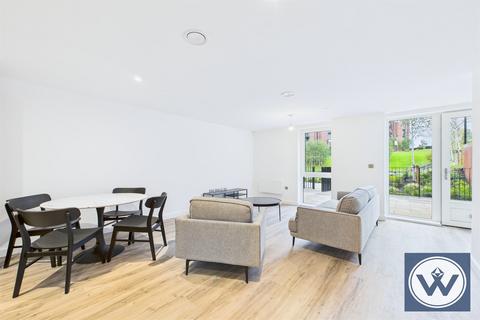 2 bedroom duplex to rent, The Railings, Shale Lane, M5