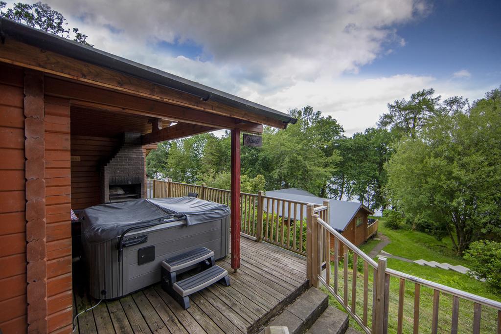 1 Z6 E1125 Carrick Exterior