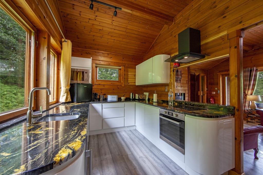 1 Z6 E0814 Carrick Kitchen