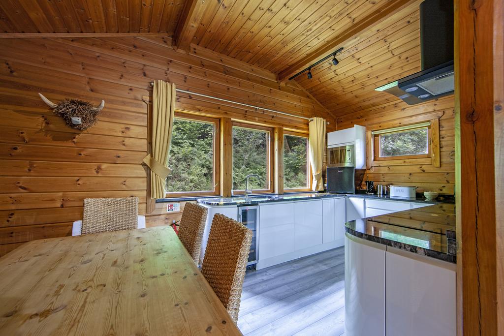 1 Z6 E0809 Carrick Kitchen