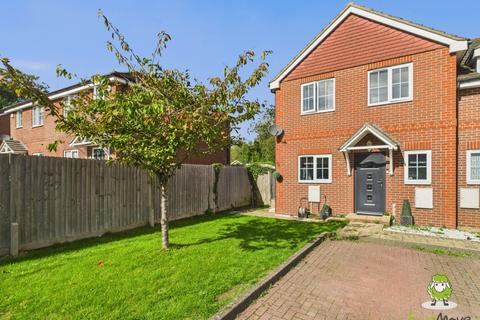 1 Dundee Gardens, Basingstoke, RG22 5DX