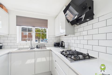 1 Dundee Gardens, Basingstoke, RG22 5DX