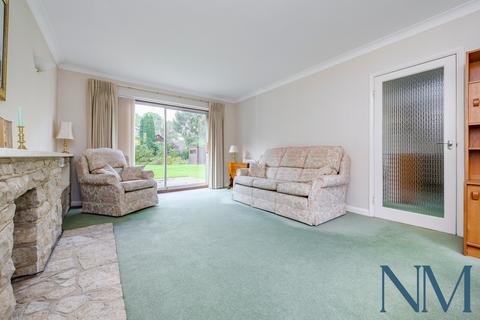 undefined, Pound Hill, Crawley RH10