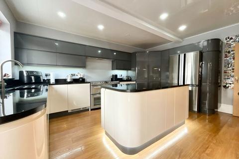 4 bedroom detached house for sale, Scarisbrick New Road, Southport PR8