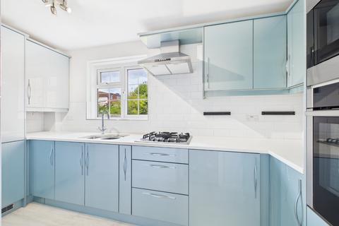 2 bedroom ground floor flat for sale, Mayford Close, Beckenham BR3