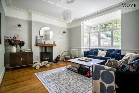 4 bedroom semi-detached house for sale, Milestone Road, London SE19