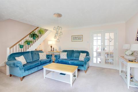 6 Elmer Close, Malmesbury, SN16 9UE