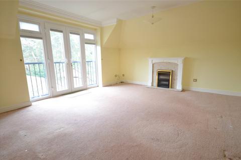 2 bedroom apartment for sale, Frensham Road, Lower Bourne, Farnham, Surrey, GU10