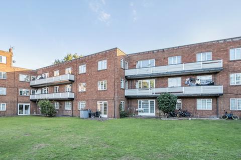 2 bedroom apartment for sale, Garden Close, Ruislip, Middlesex