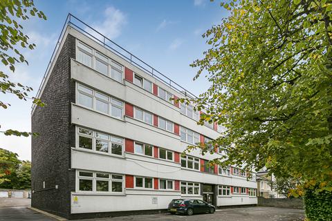 Carlton Drive, London, SW15