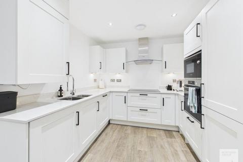 4 bedroom semi-detached house to rent, Gunson Street :: Platting Village