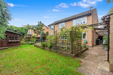 undefined, Horley Row, Horley, Surrey, RH6