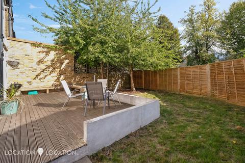 3 bedroom maisonette for sale, Springdale Road, London, N16