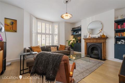 3 bedroom maisonette for sale, Springdale Road, London, N16