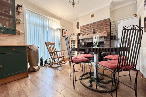 3 bedroom semi-detached house for sale, Thornton Road, Bradford BD13