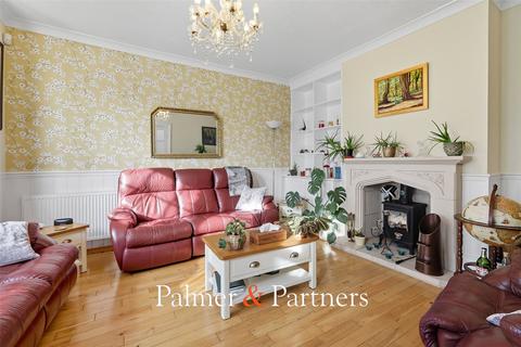 4 bedroom detached house for sale, Walton Road, Clacton-on-Sea, Essex, CO15
