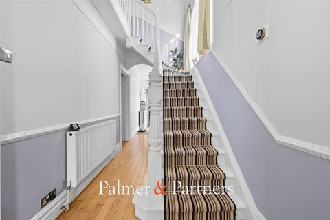 4 bedroom detached house for sale, Walton Road, Clacton-on-Sea, Essex, CO15