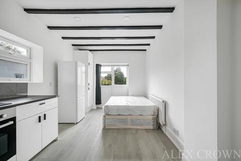 Studio to rent, Wordsworth Parade,