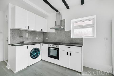 Studio to rent, Wordsworth Parade,