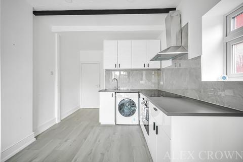 Studio to rent, Wordsworth Parade,