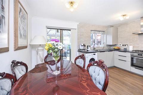 3 bedroom detached house for sale, Kirkbeck, Leigh