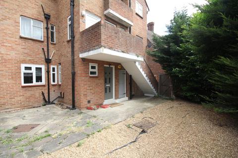 2 bedroom apartment to rent, Thornbridge Road, Iver, SL0