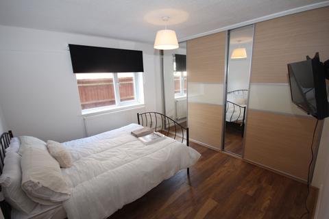 2 bedroom apartment to rent, Thornbridge Road, Iver, SL0