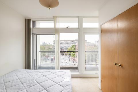 2 bedroom apartment for sale, Metro Central Heights, Newington Causeway, London SE1