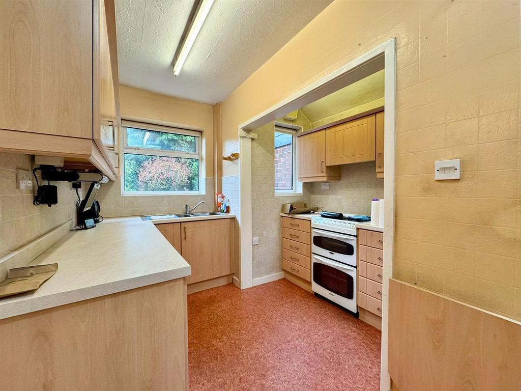 Kitchen (1).jpg