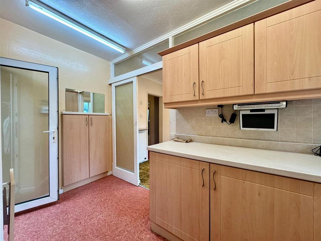 Kitchen (2).jpg