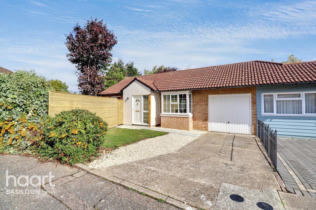 Maydells Basildn Longborough Close, Basildon 2 bed bungalow - £300,000