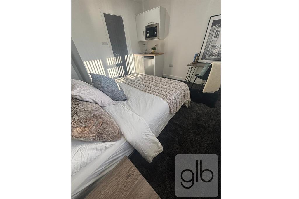 Room 4 (5).png
