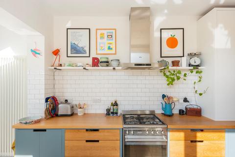 17 Almorah Road, Bristol, BS3 4QQ