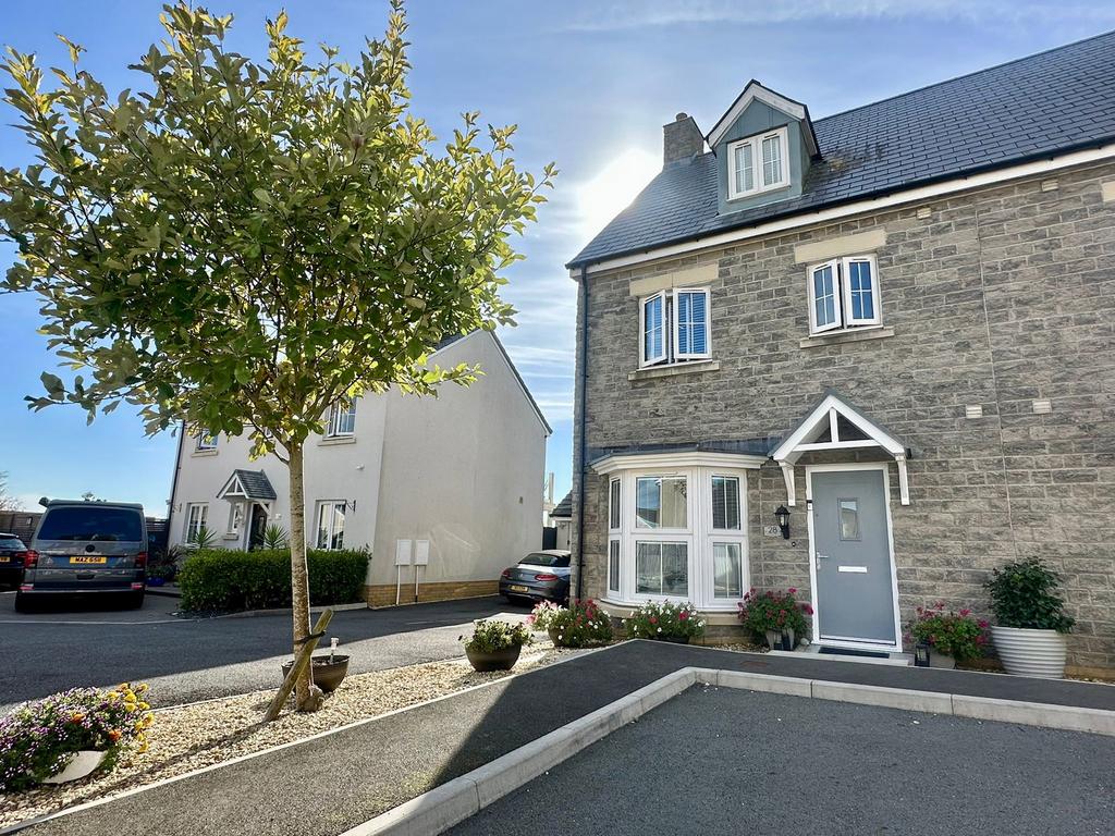 4 bedroom semi-detached house for sale