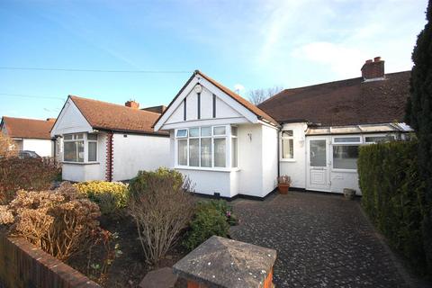 3 bedroom semi-detached bungalow for sale, Herlwyn Avenue, Ruislip HA4
