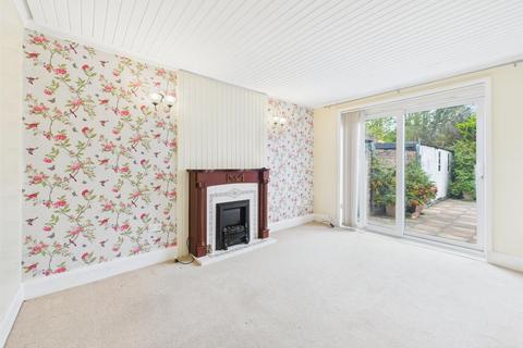 3 bedroom semi-detached bungalow for sale, Herlwyn Avenue, Ruislip HA4
