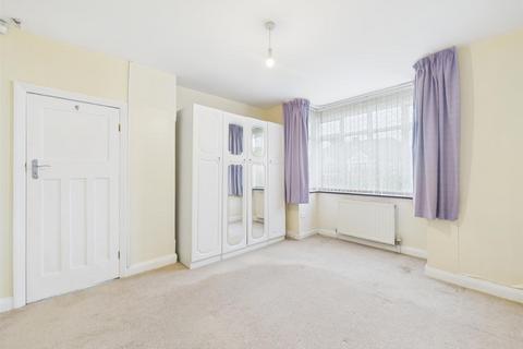 3 bedroom semi-detached bungalow for sale, Herlwyn Avenue, Ruislip HA4