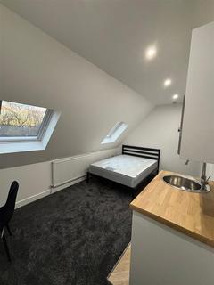 1 bedroom in a house share to rent, Charter Avenue, Coventry