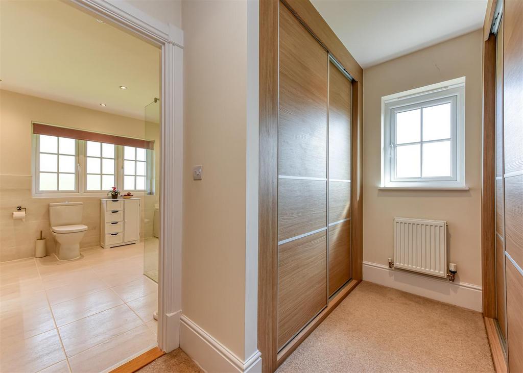 20 Pickwick Gardens-10.jpg