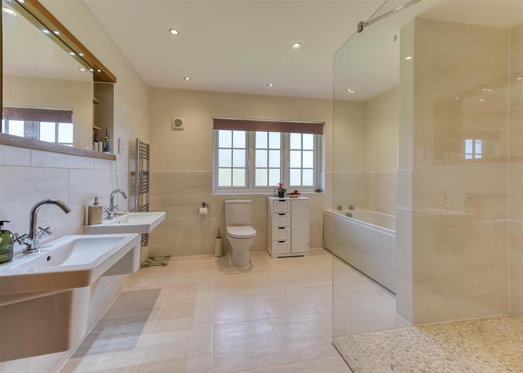 20 Pickwick Gardens-09.jpg